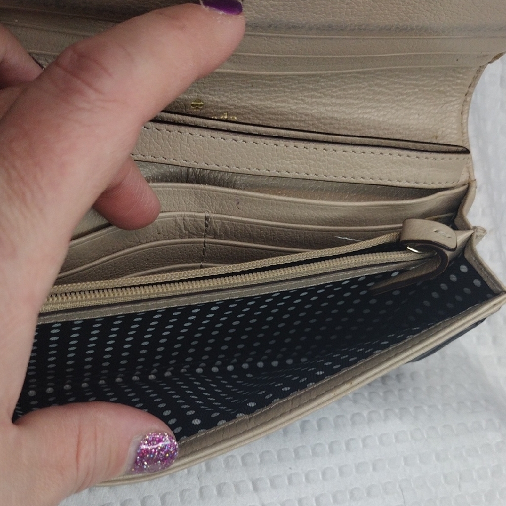 Kate Spade Black and Cream Bow Wallet - Picture 15 of 15